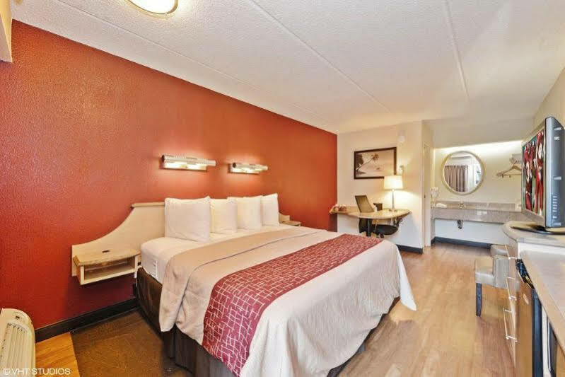 Red Roof Inn Tampa Fairgrounds - Casino Mango Exterior photo